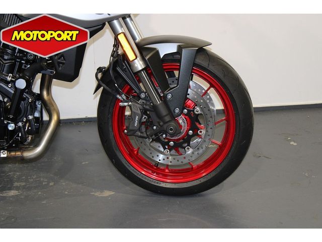 suzuki - gsx-8s