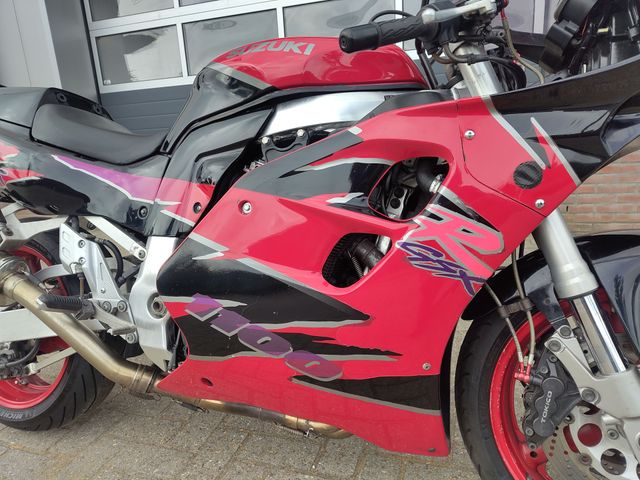 suzuki - gsx-r-1100-w