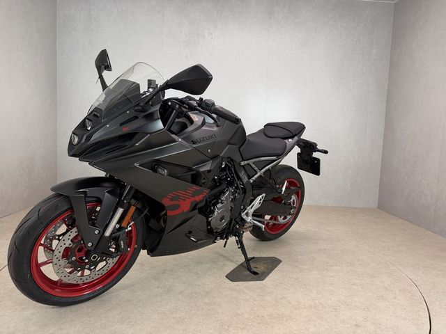 suzuki - gsx-8r