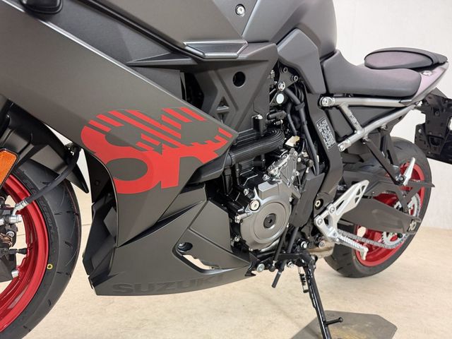 suzuki - gsx-8r