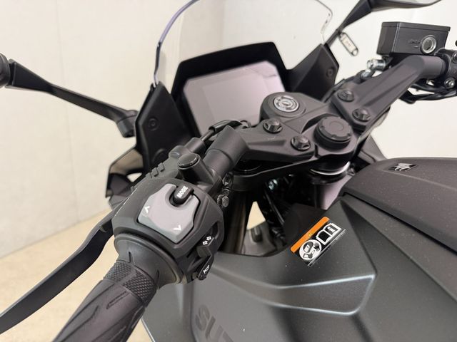 suzuki - gsx-8r