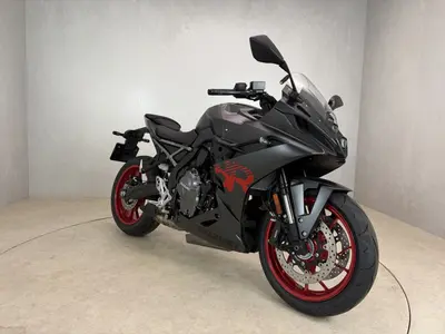 SUZUKI GSX-8R – foto 2