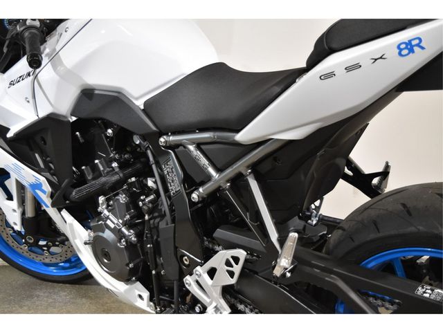 suzuki - gsx-8r