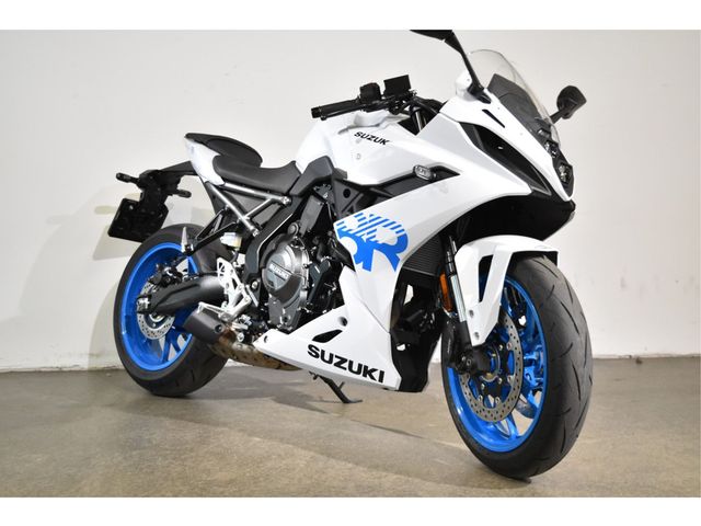 suzuki - gsx-8r