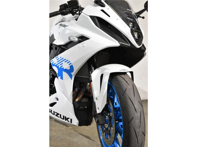 suzuki - gsx-8r