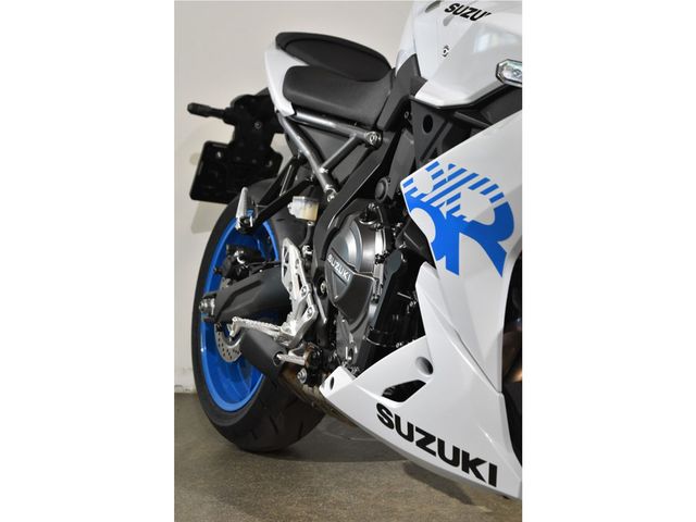 suzuki - gsx-8r