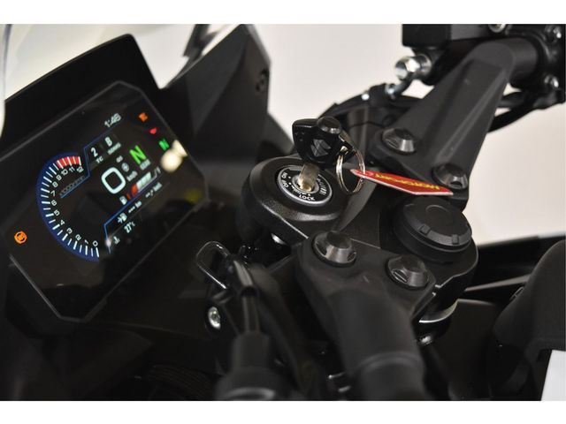 suzuki - gsx-8r
