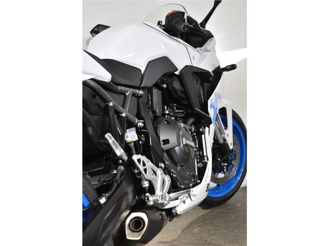 suzuki - gsx-8r