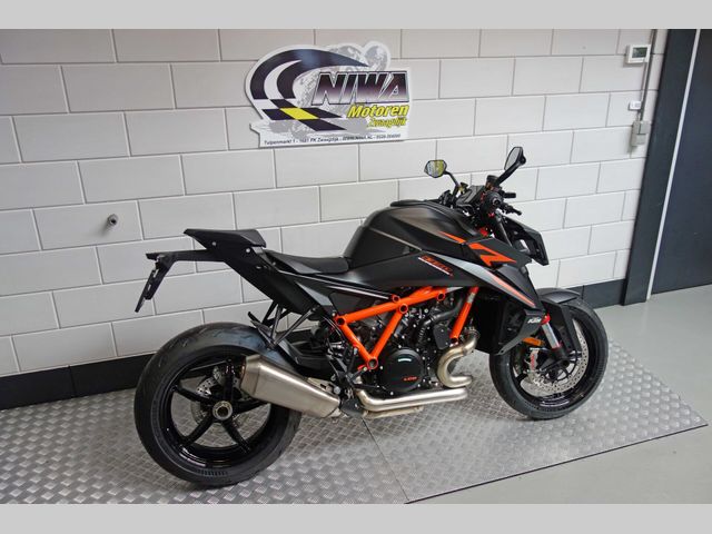 ktm - 1390-super-duke-r