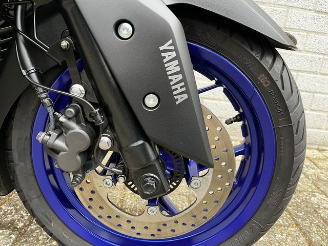 yamaha - x-max-300-abs