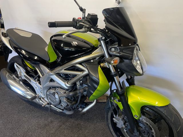 suzuki - gladius