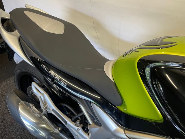 suzuki - gladius