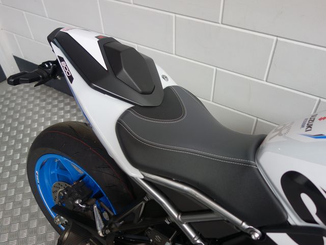 suzuki - gsx-8r