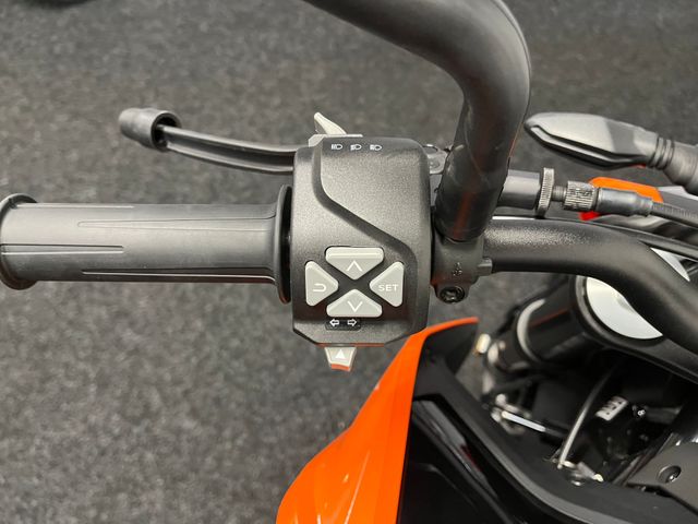 ktm - 790-duke-l