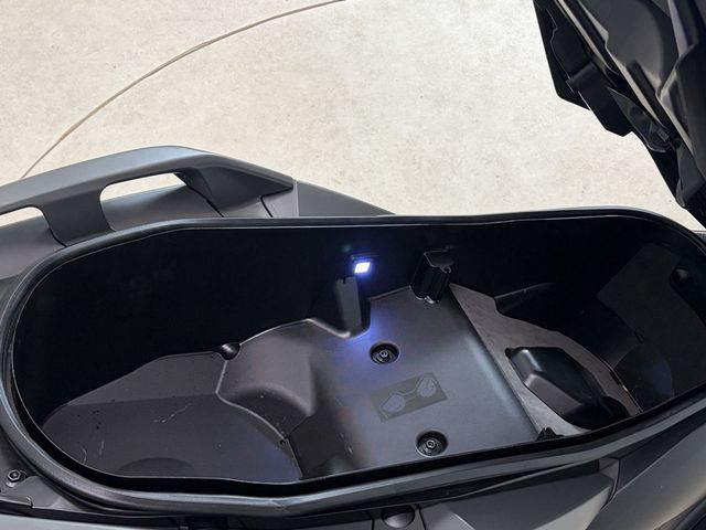 yamaha - x-max-300-abs