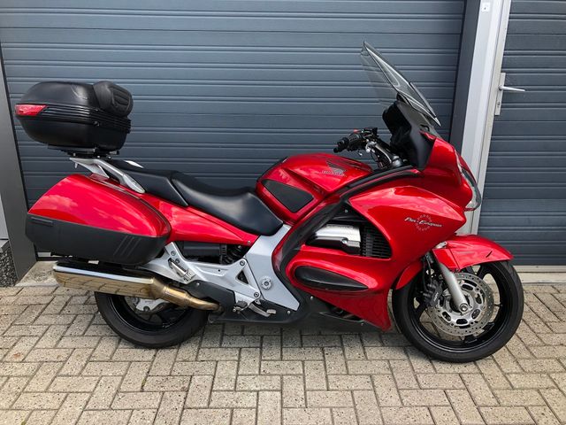 honda - st-1300-pan-european