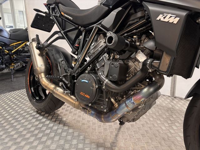 ktm - 1290-super-duke-r