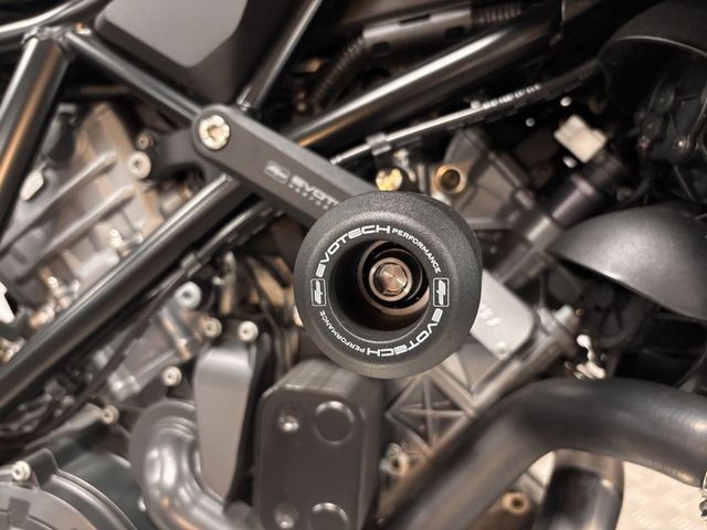 ktm - 1290-super-duke-r