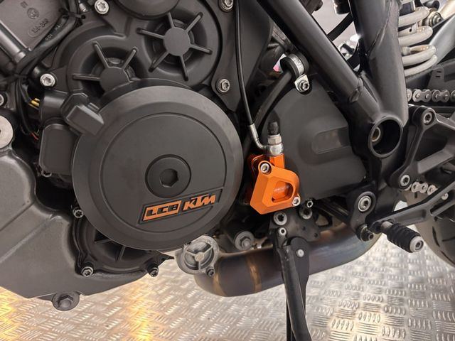 ktm - 1290-super-duke-r