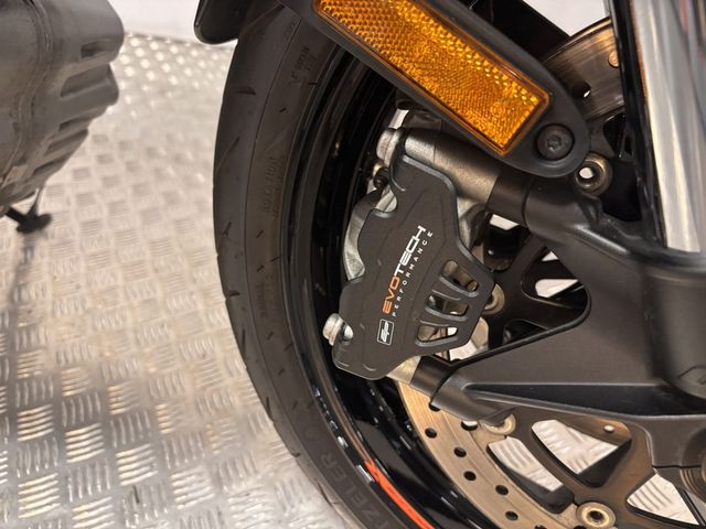 ktm - 1290-super-duke-r