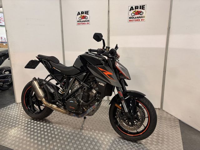 ktm - 1290-super-duke-r