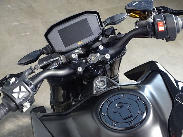 ktm - 890-duke