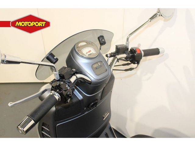 vespa - sei-giorni-300