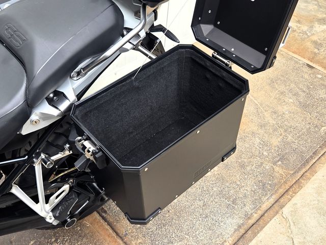 bmw - r-1200-gs-adventure-triple-black