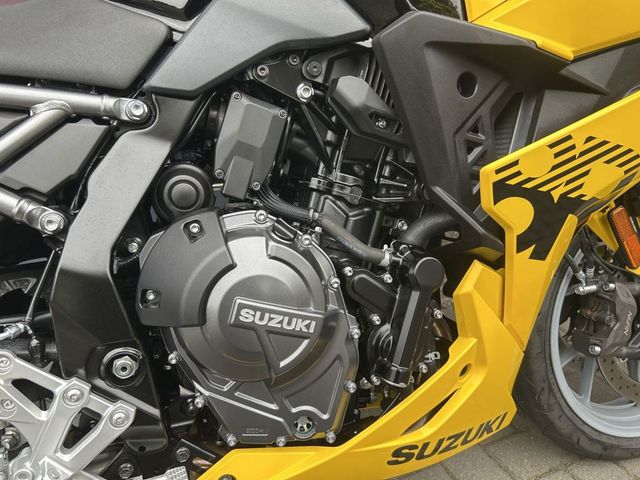 suzuki - gsx-8r