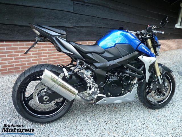 suzuki - gsr-750