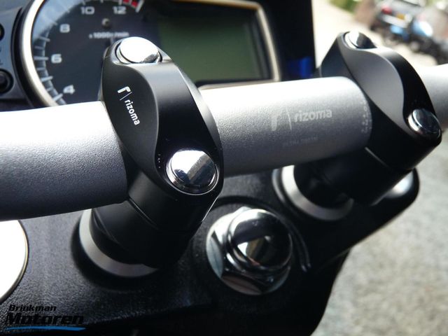 suzuki - gsr-750