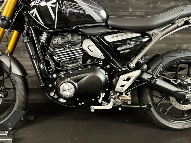 triumph - speed-400
