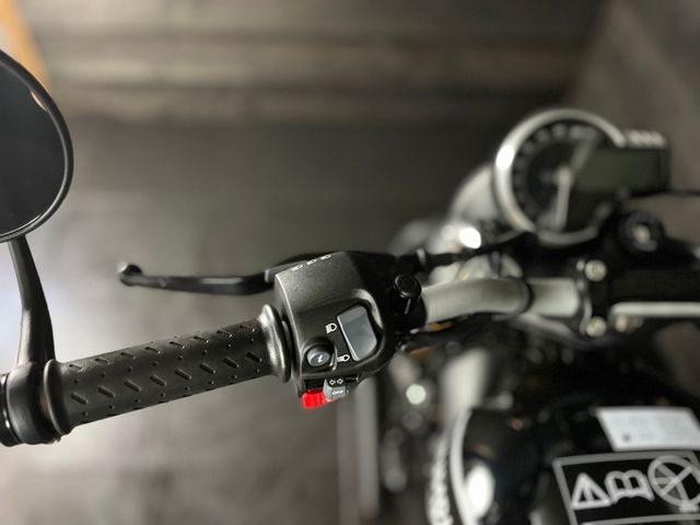 triumph - speed-400