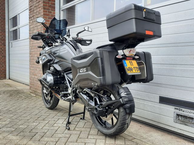 bmw - r-1250-gs-triple-black