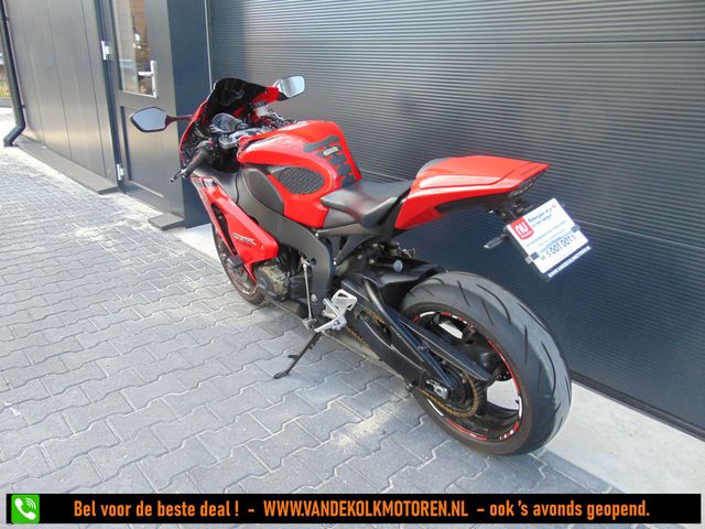 honda - cbr-1000-rr-fireblade