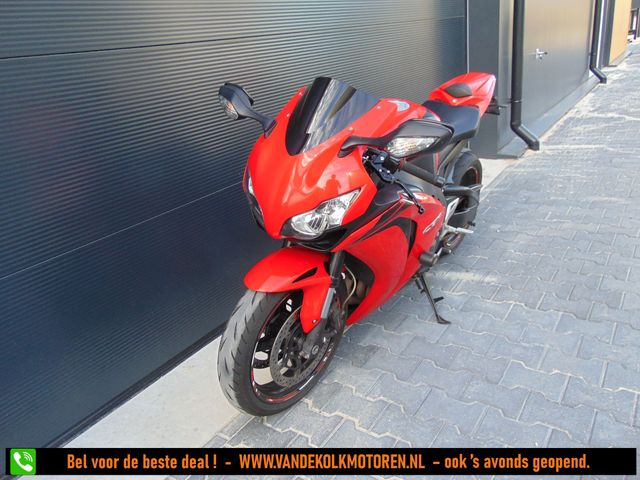 honda - cbr-1000-rr-fireblade