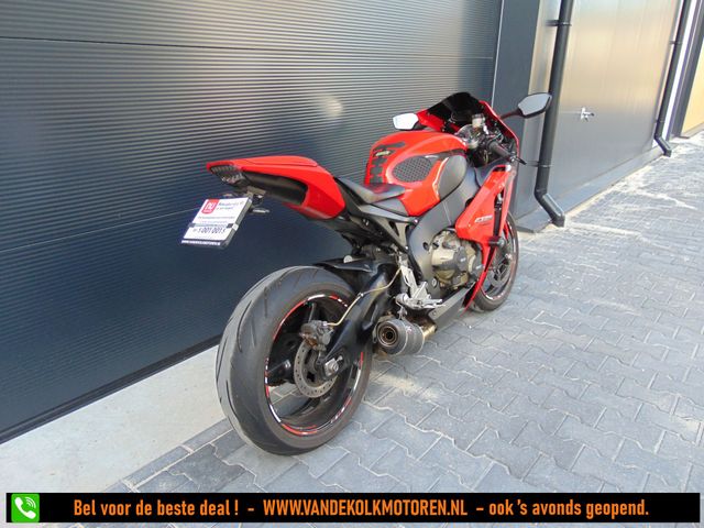 honda - cbr-1000-rr-fireblade