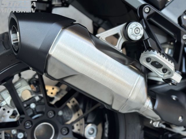 bmw - r-1300-gs-adventure-triple-black