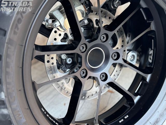 bmw - r-1300-gs-adventure-triple-black