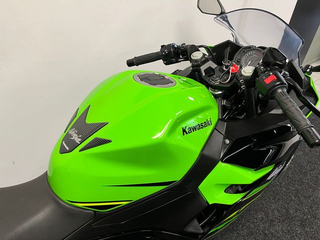 kawasaki - ninja-400