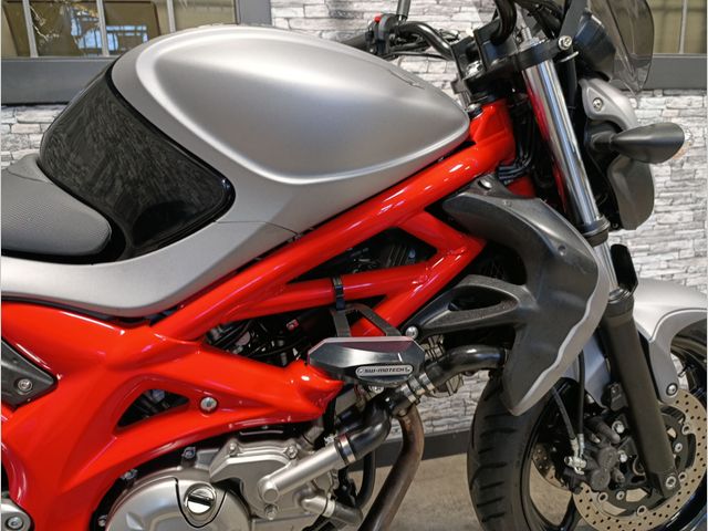 suzuki - sfv-650-gladius-abs