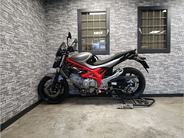 suzuki - sfv-650-gladius-abs