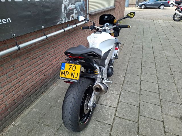 aprilia - tuono-v4