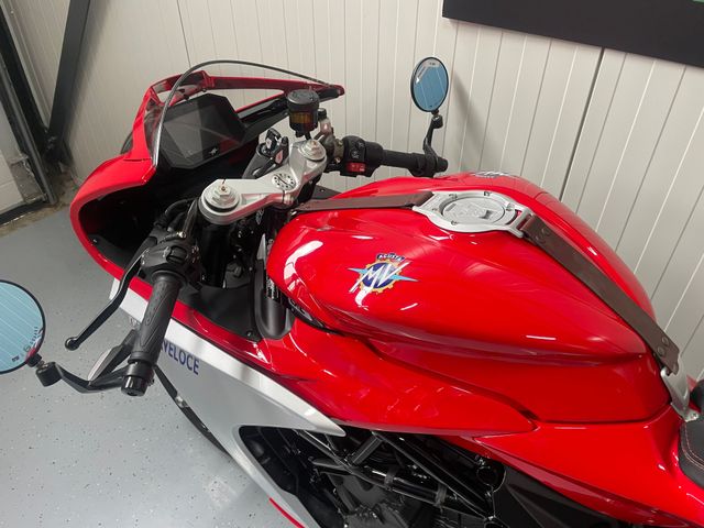 mv-agusta - superveloce-800