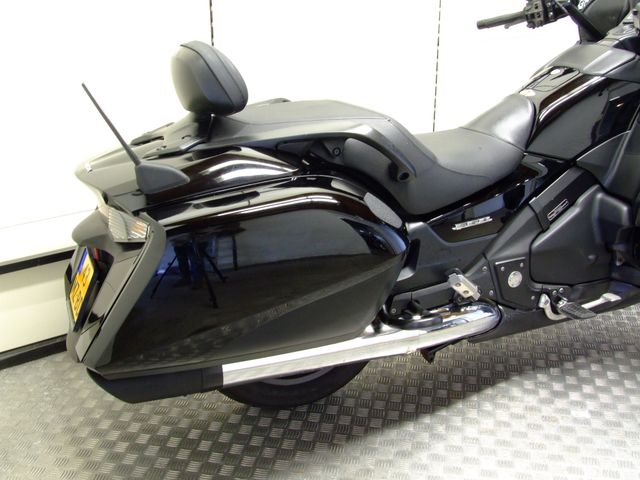 honda - gl-1800-goldwing-f6b