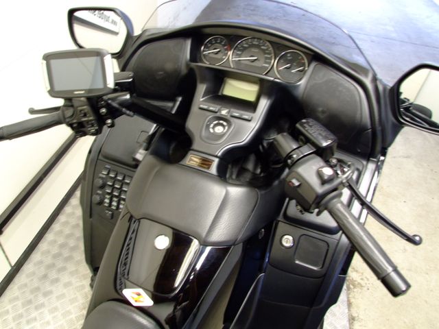 honda - gl-1800-goldwing-f6b