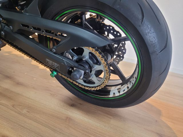 kawasaki - z900