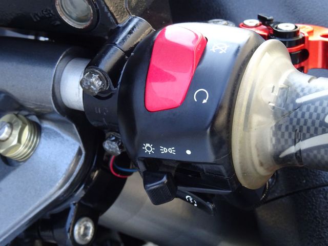 suzuki - gsx-r-1300-hayabusa