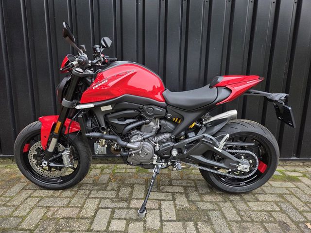 ducati - monster-797--