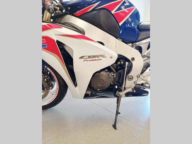 honda - cbr-1000-rr-fireblade